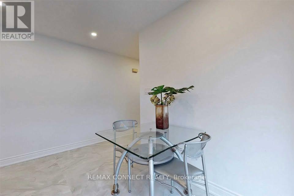 Upper - 23 Chalet Road, Toronto, Ontario  M2J 3V3 - Photo 10 - C12942548