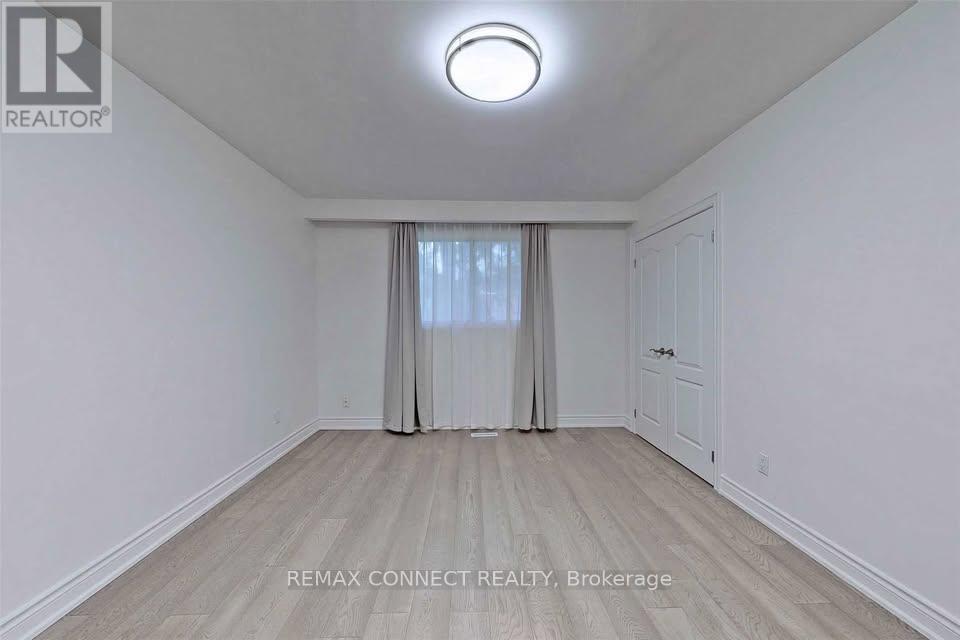 Upper - 23 Chalet Road, Toronto, Ontario  M2J 3V3 - Photo 12 - C12942548