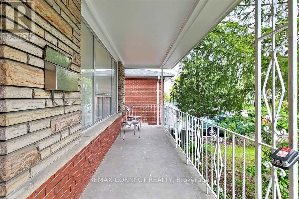 Upper - 23 Chalet Road, Toronto, Ontario  M2J 3V3 - Photo 2 - C12942548