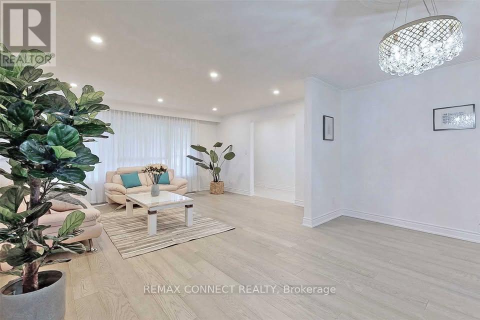 Upper - 23 Chalet Road, Toronto, Ontario  M2J 3V3 - Photo 6 - C12942548