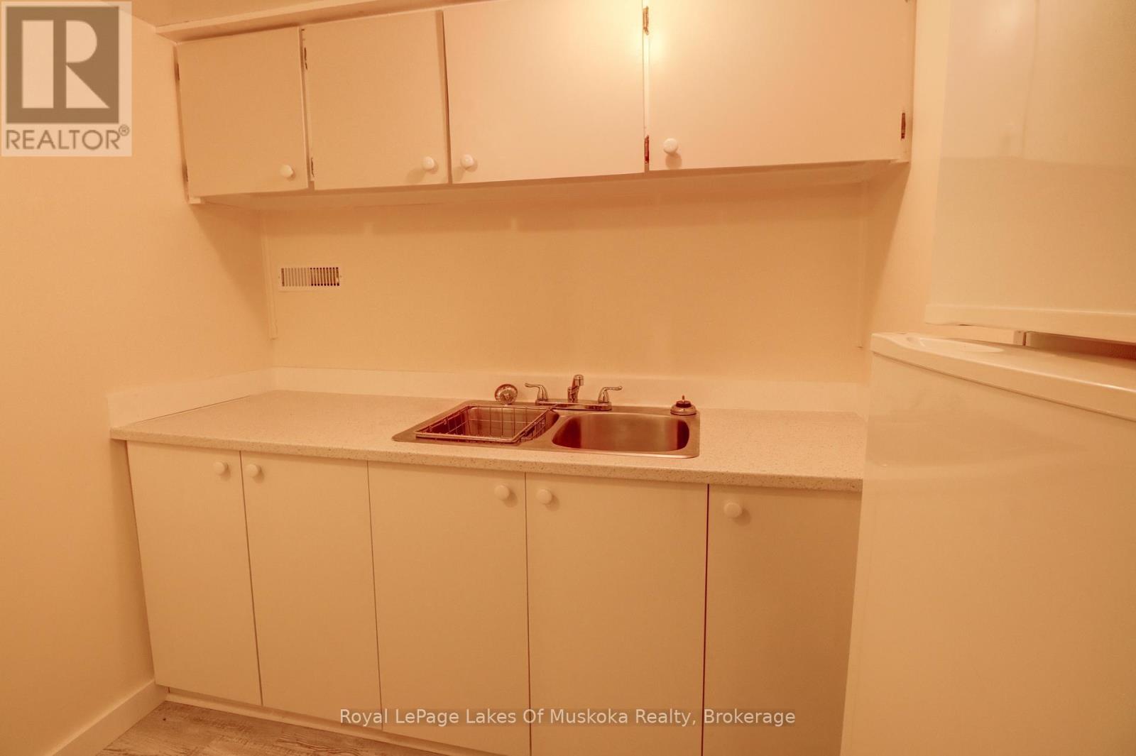 16 Rogers Road, Huntsville, Ontario P1H 1T1 - Photo 23 - X12942296