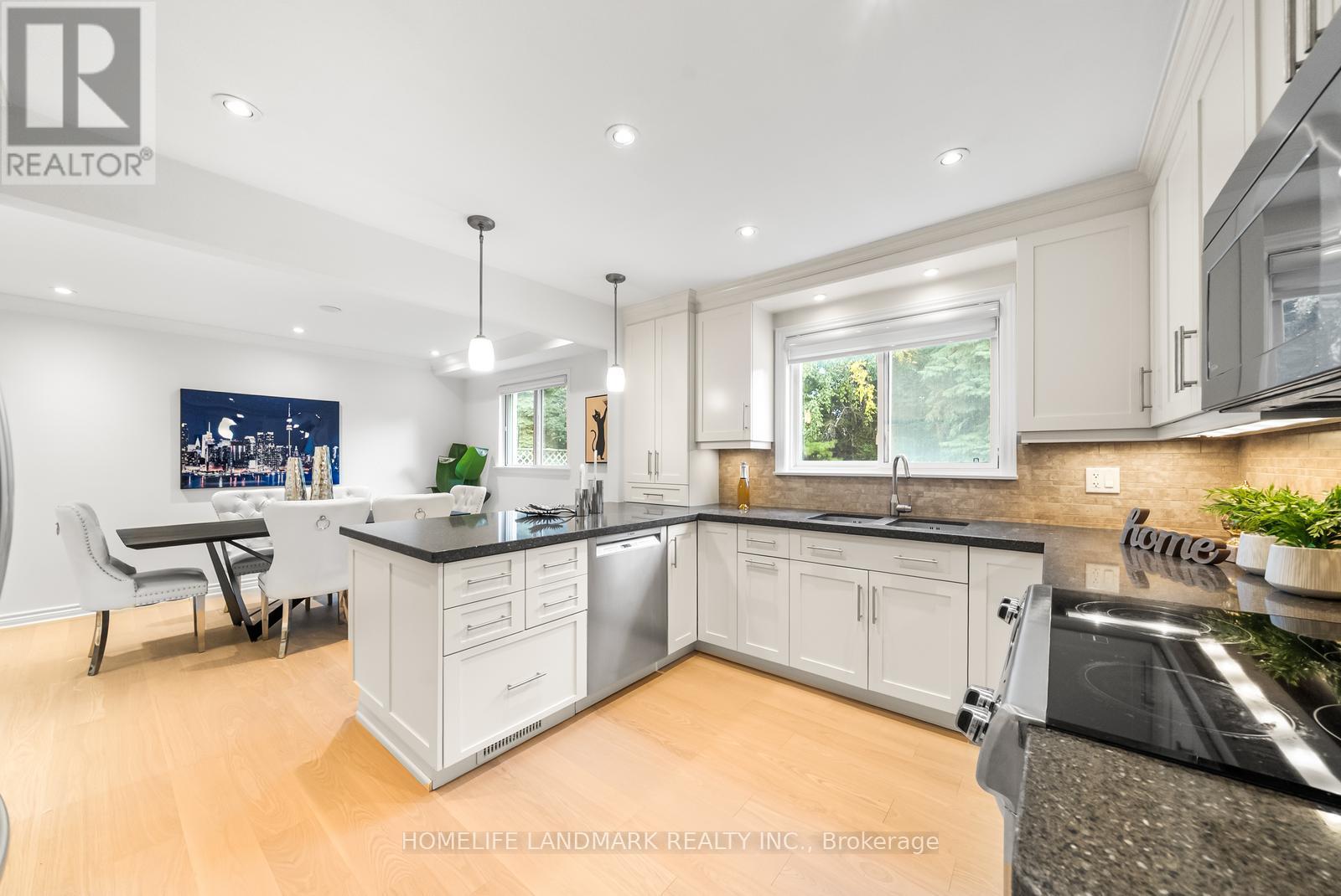 11 Jondan Crescent, Markham, Ontario  L3T 3Z4 - Photo 12 - N12942448