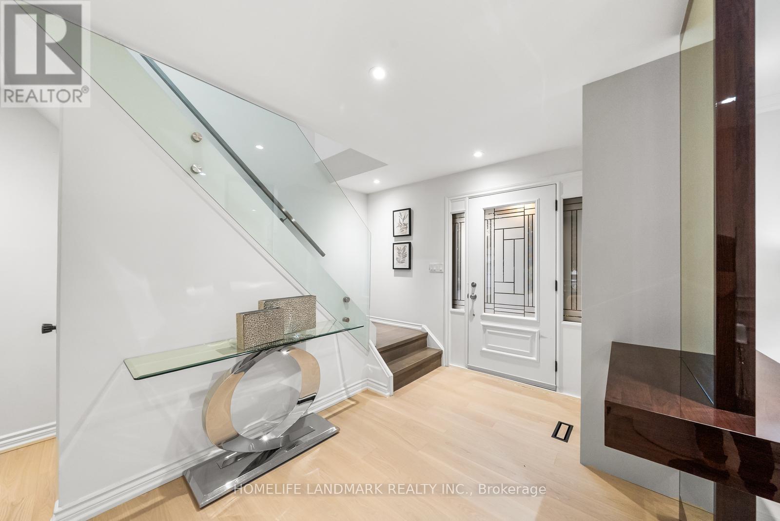 11 Jondan Crescent, Markham, Ontario  L3T 3Z4 - Photo 6 - N12942448