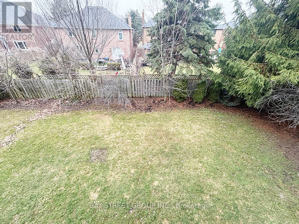 12a Ava Crescent, Richmond Hill, Ontario  L4B 2X1 - Photo 17 - N12942458