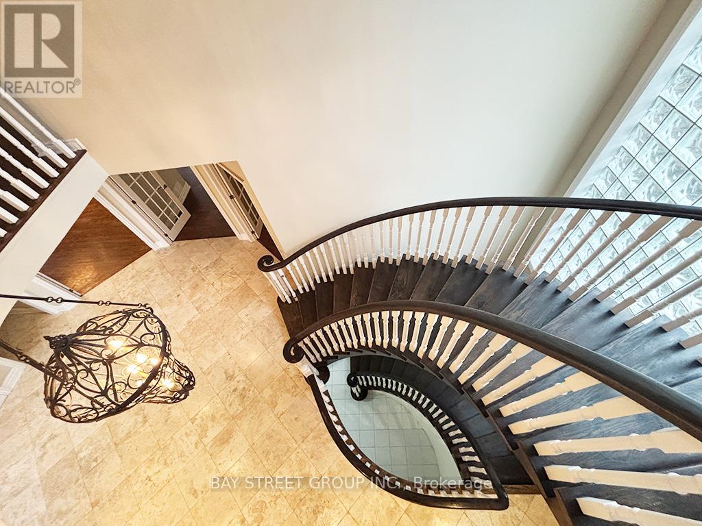 12a Ava Crescent, Richmond Hill, Ontario  L4B 2X1 - Photo 19 - N12942458