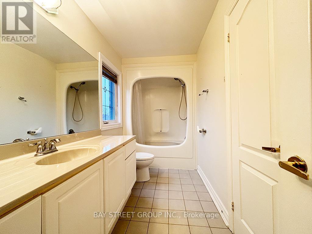 12a Ava Crescent, Richmond Hill, Ontario  L4B 2X1 - Photo 28 - N12942458