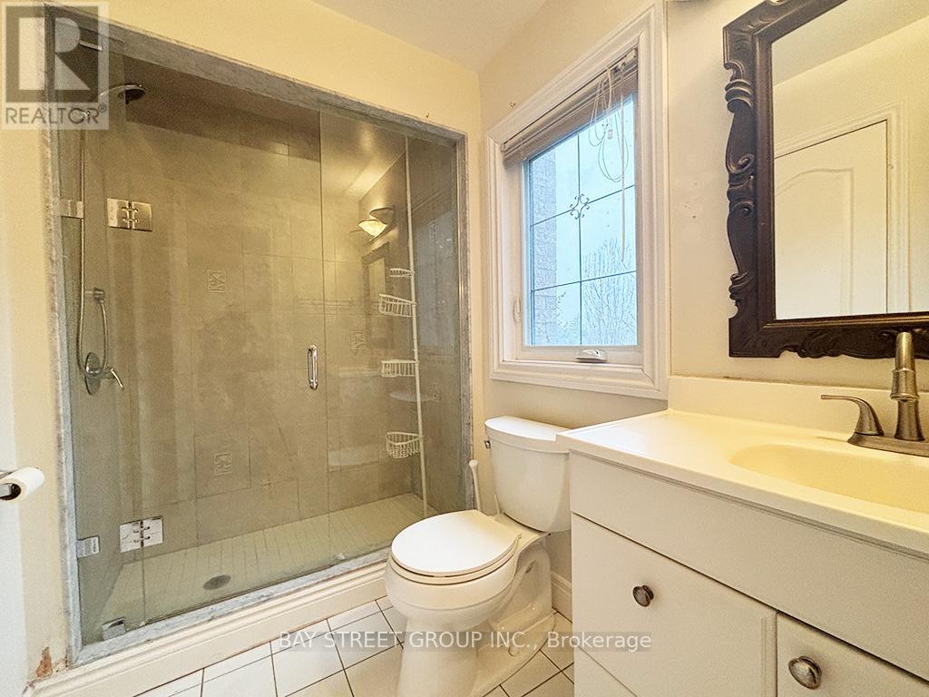 12a Ava Crescent, Richmond Hill, Ontario  L4B 2X1 - Photo 31 - N12942458