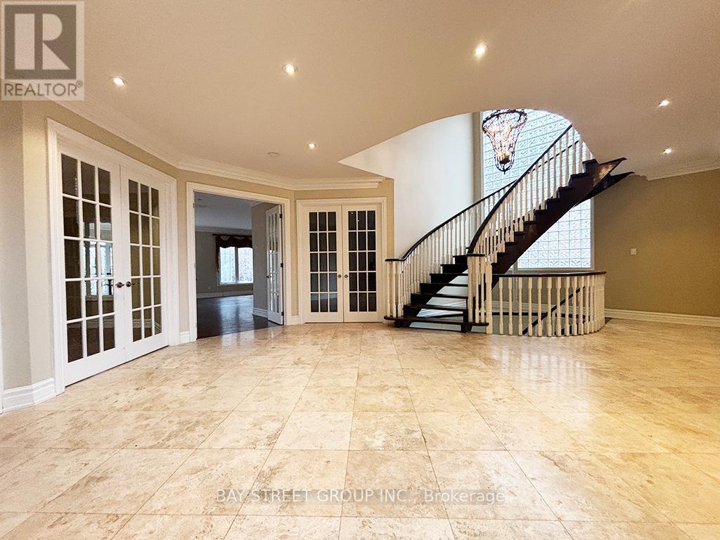 12a Ava Crescent, Richmond Hill, Ontario  L4B 2X1 - Photo 6 - N12942458