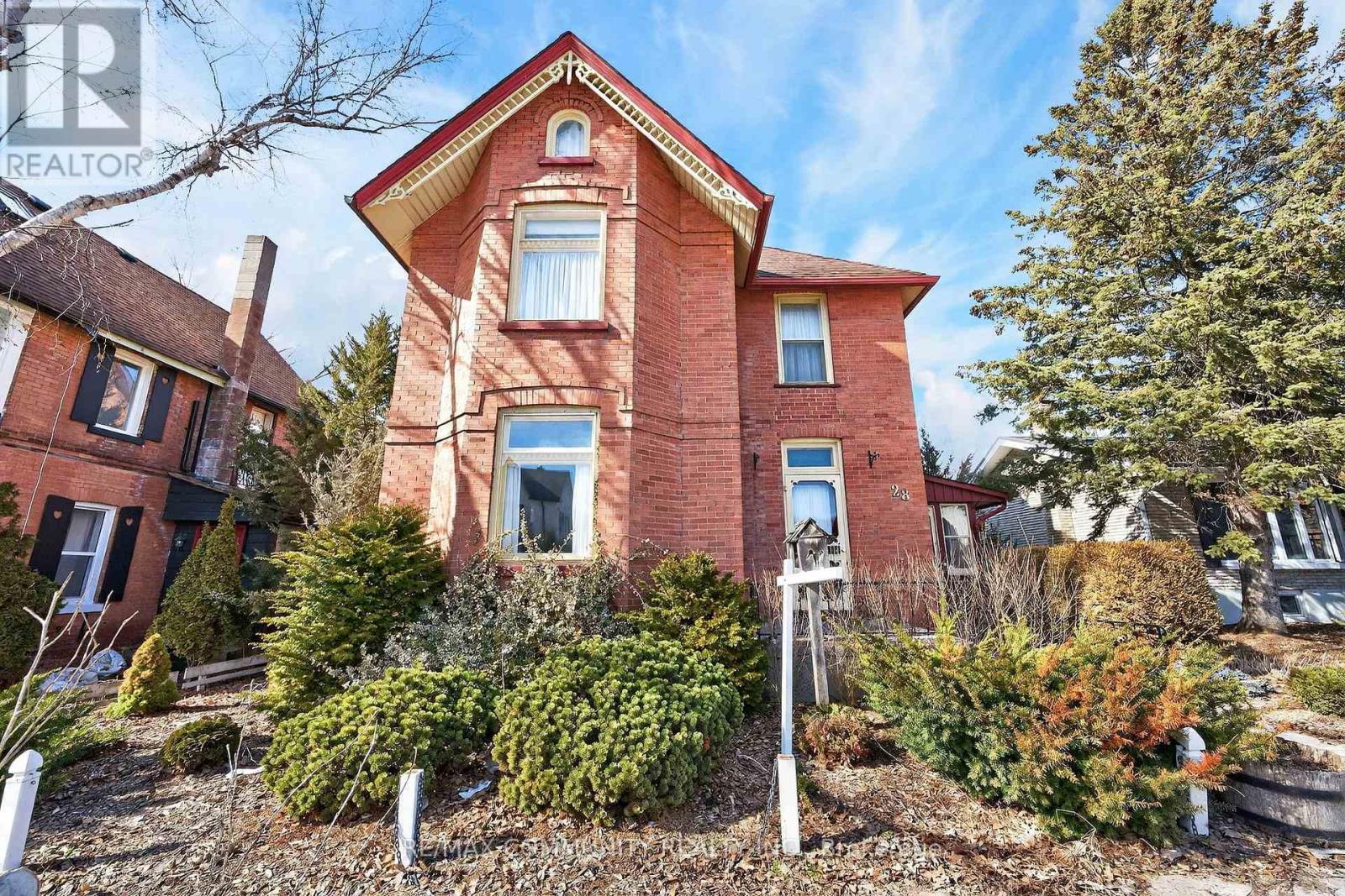 28 QUEEN STREET, Innisfil, Ontario