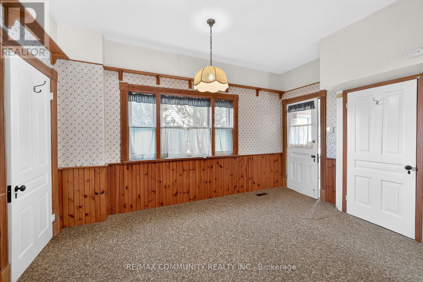 28 Queen Street, Innisfil, Ontario  L0L 1L0 - Photo 14 - N12942472