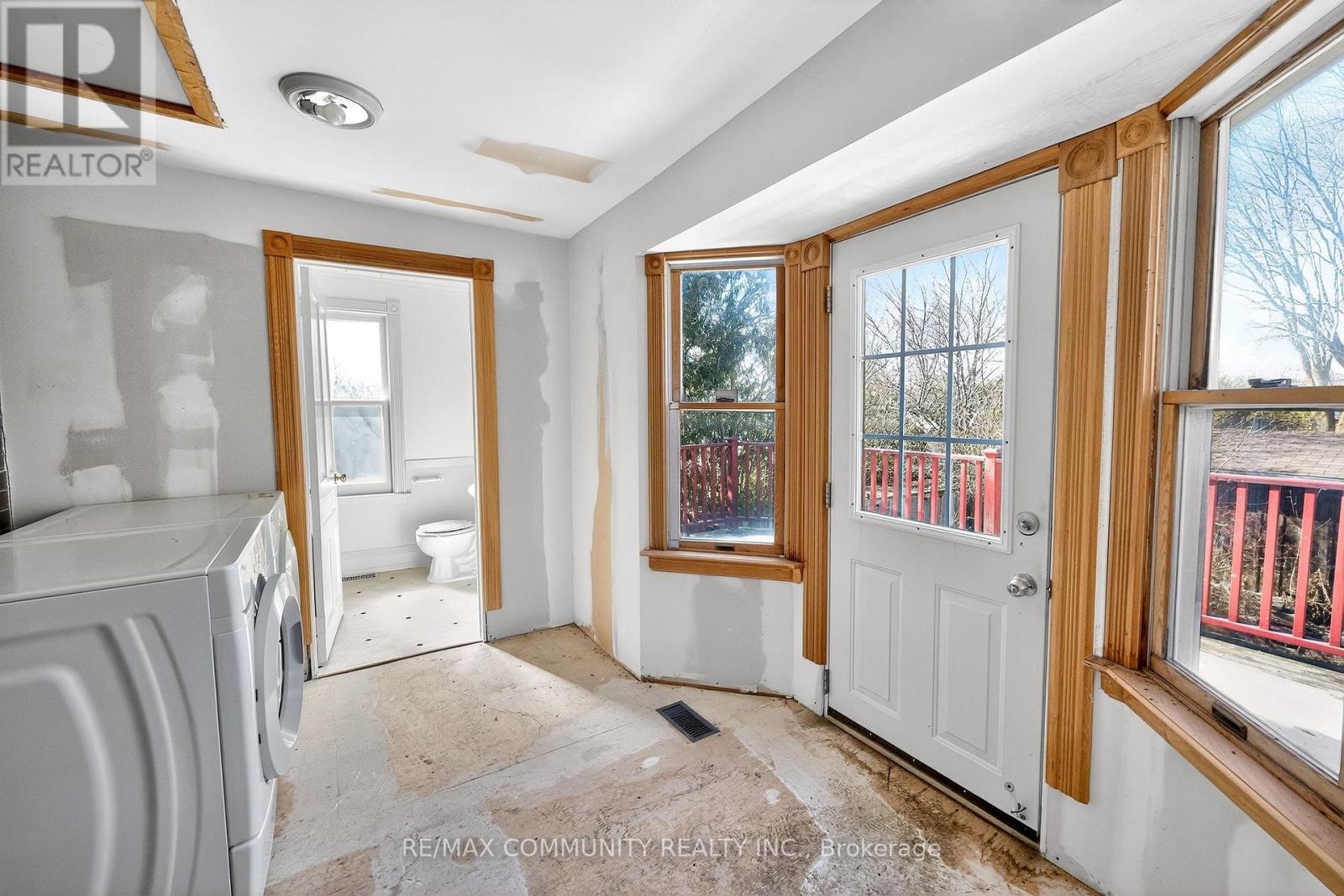 28 Queen Street, Innisfil, Ontario  L0L 1L0 - Photo 17 - N12942472