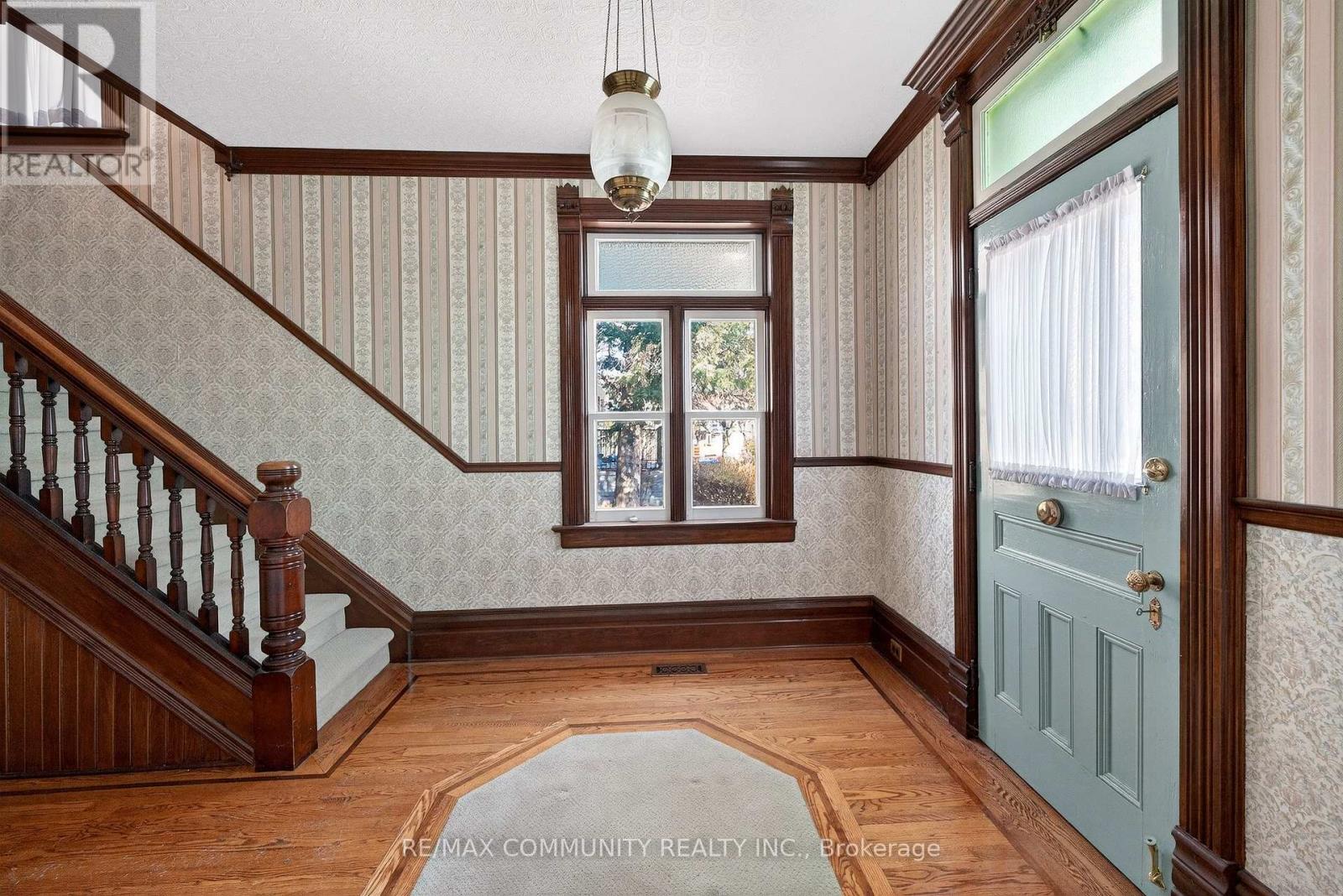 28 Queen Street, Innisfil, Ontario  L0L 1L0 - Photo 7 - N12942472