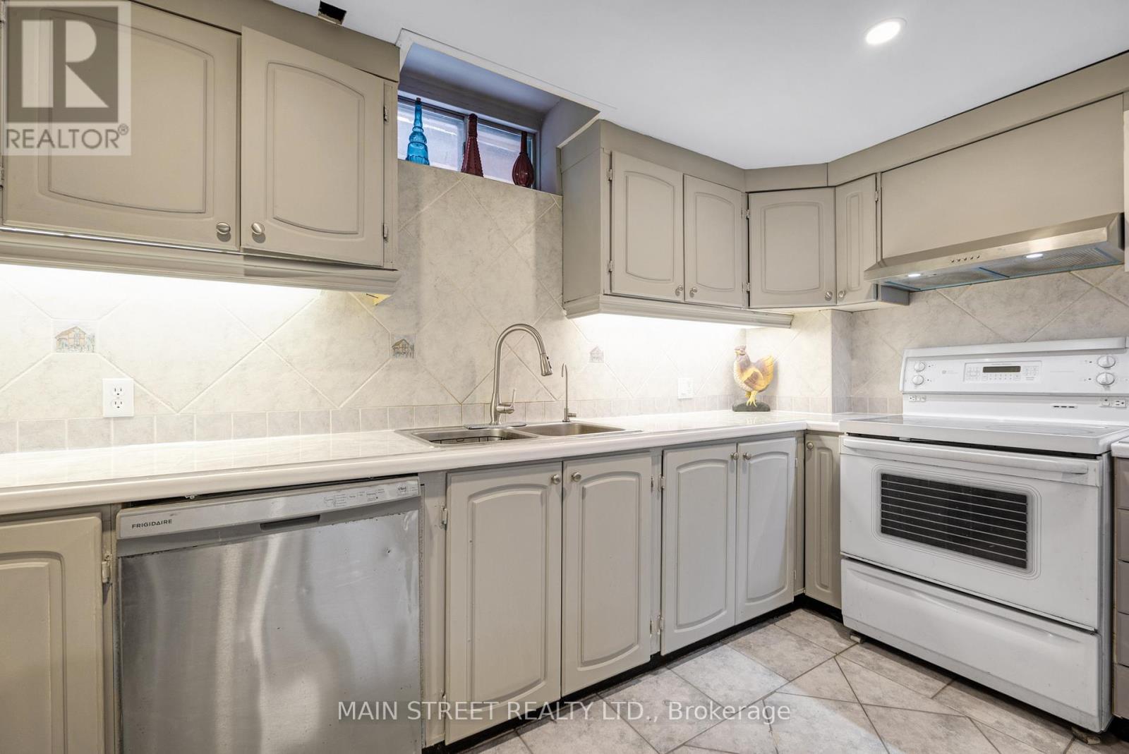 47 Kenborough Court, Markham, Ontario  L3S 3P3 - Photo 27 - N12942482