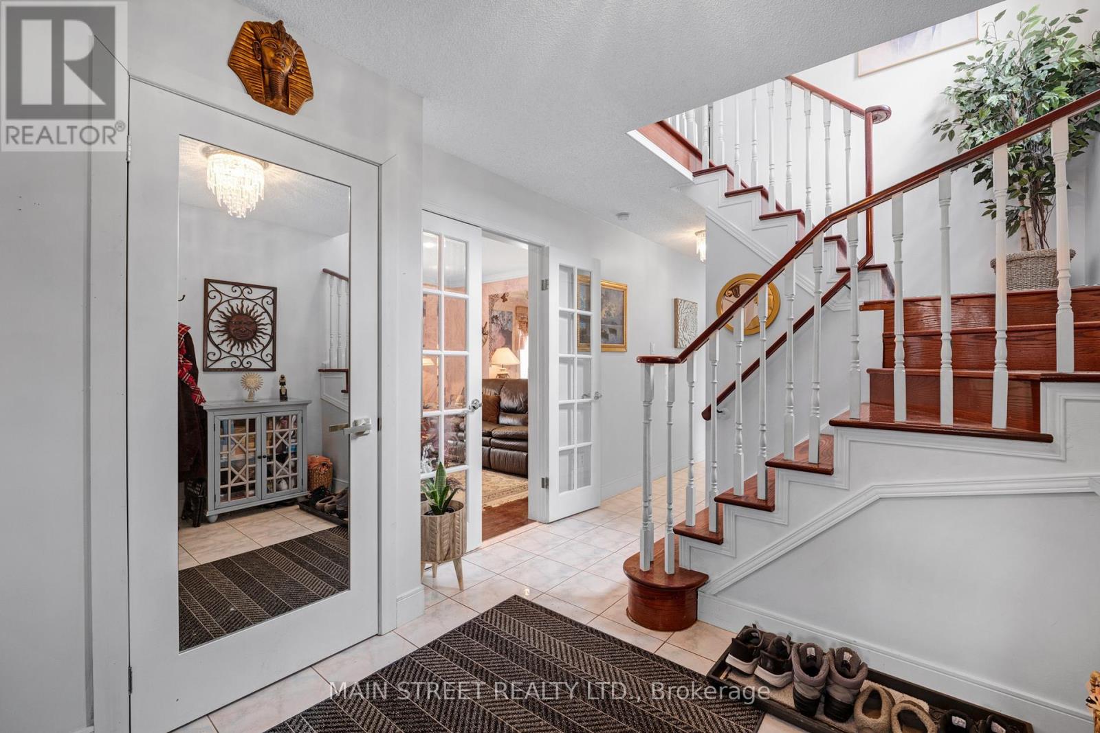 47 Kenborough Court, Markham, Ontario  L3S 3P3 - Photo 4 - N12942482