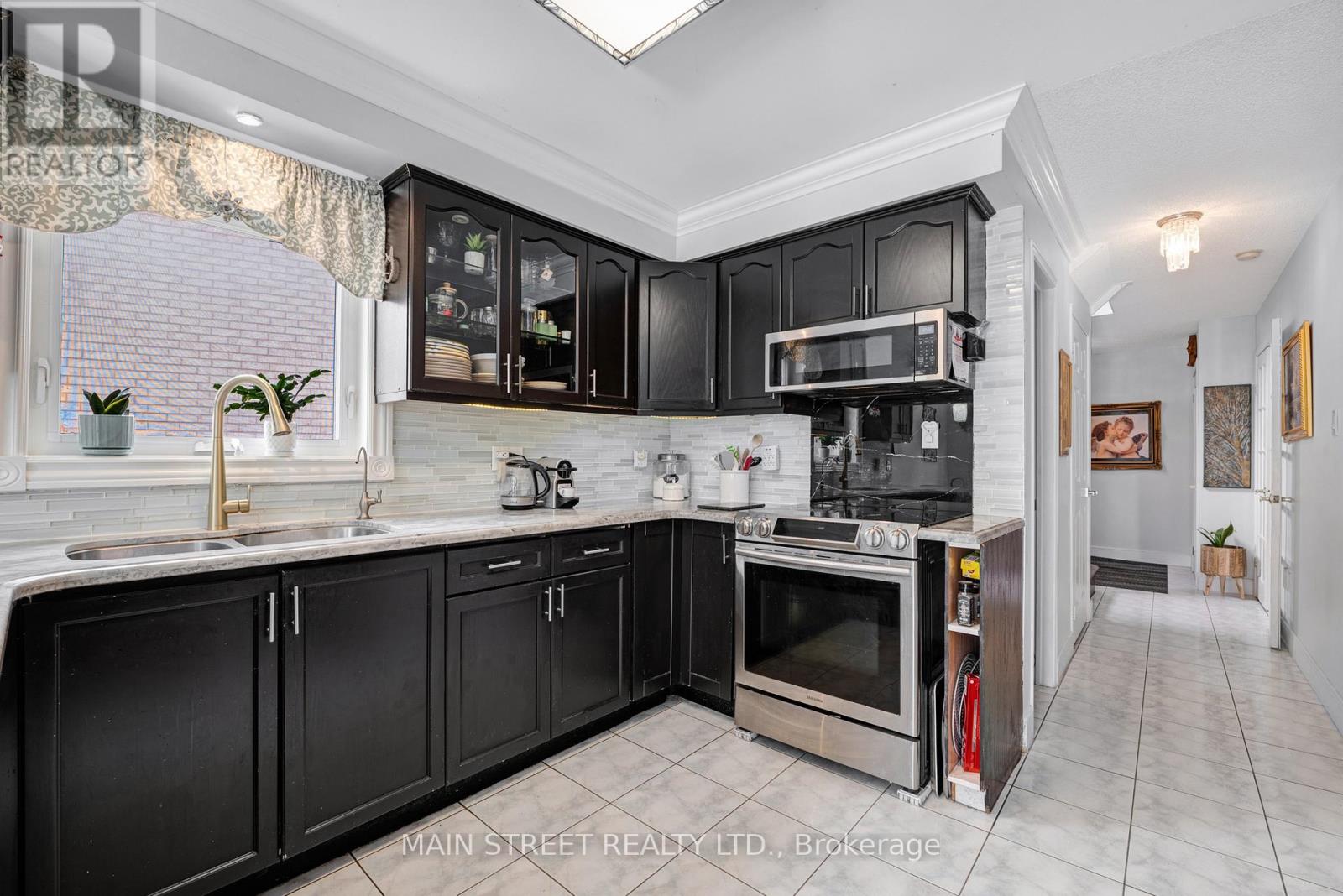 47 Kenborough Court, Markham, Ontario  L3S 3P3 - Photo 6 - N12942482