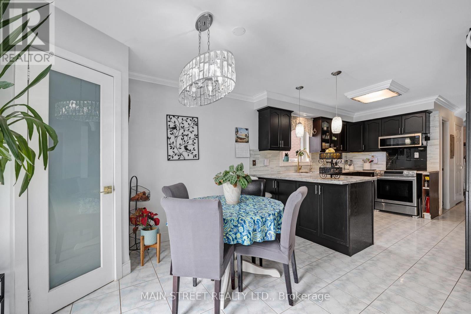 47 Kenborough Court, Markham, Ontario  L3S 3P3 - Photo 9 - N12942482