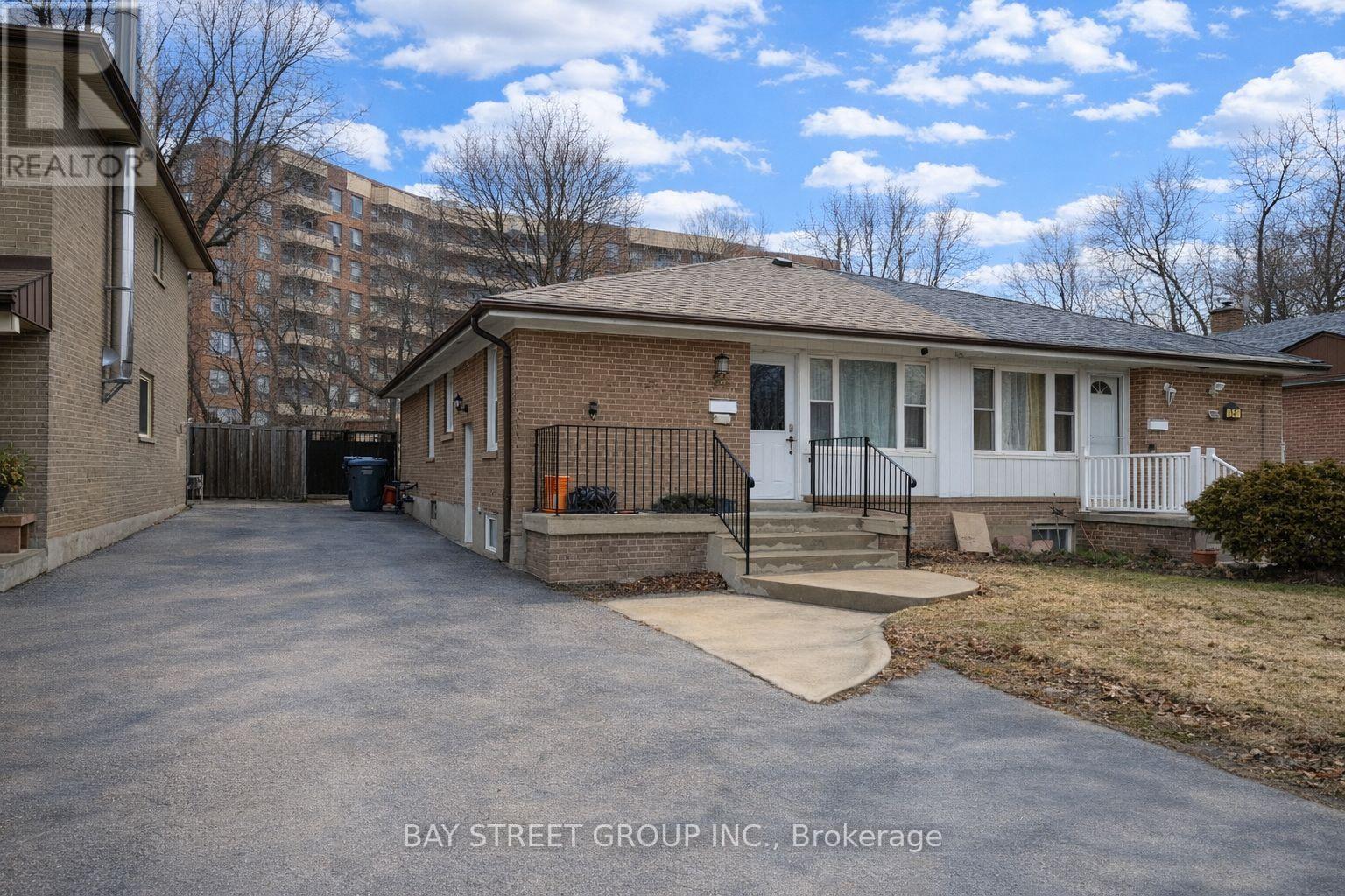 LOWER - 56 CORBY CRESCENT, Brampton, Ontario