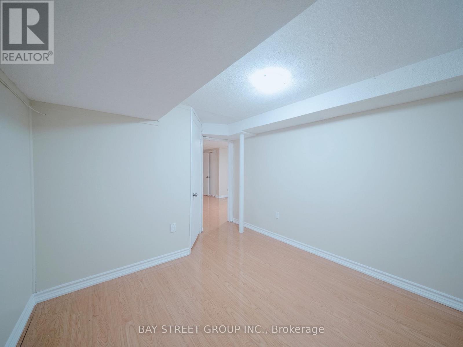 Lower - 56 Corby Crescent, Brampton, Ontario  L6Y 1H1 - Photo 14 - W12942412