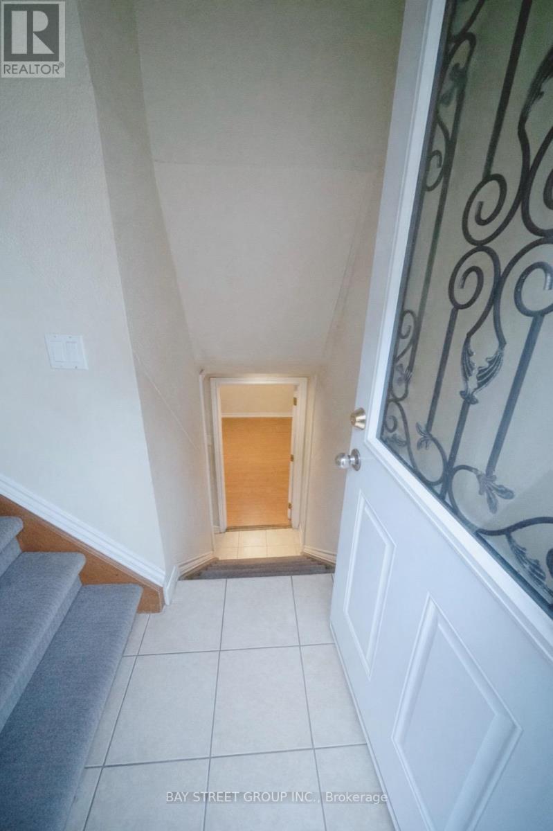 Lower - 56 Corby Crescent, Brampton, Ontario  L6Y 1H1 - Photo 15 - W12942412