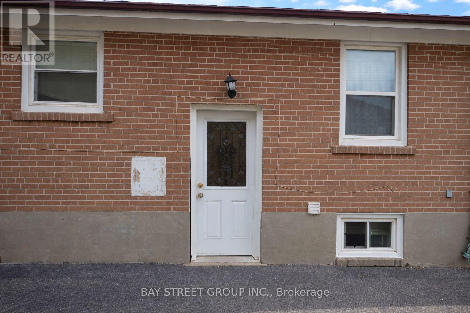 Lower - 56 Corby Crescent, Brampton, Ontario  L6Y 1H1 - Photo 18 - W12942412