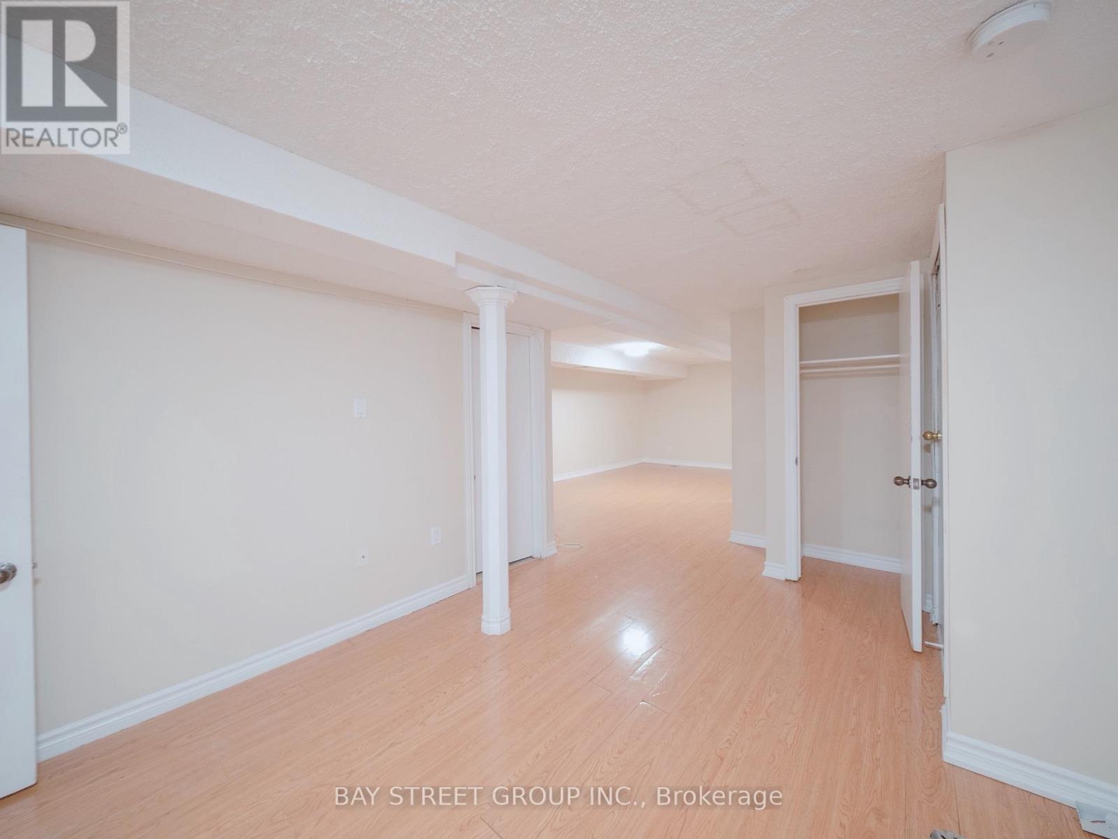 Lower - 56 Corby Crescent, Brampton, Ontario  L6Y 1H1 - Photo 4 - W12942412
