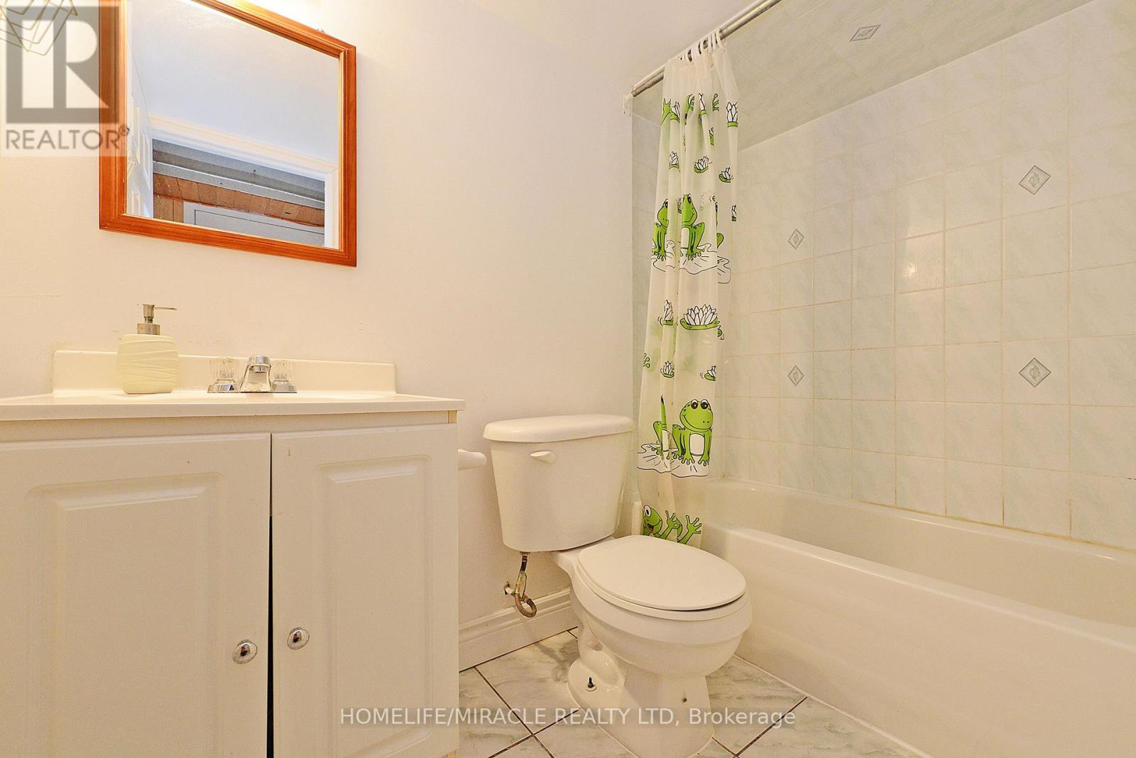 14 Nutmeg Street, Brampton (Westgate), Ontario  L6S 4A8 - Photo 14 - W12942424