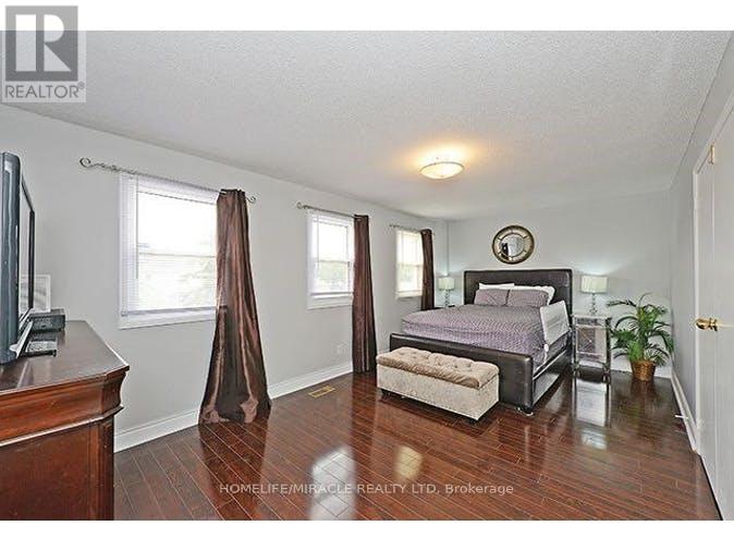 14 Nutmeg Street, Brampton (Westgate), Ontario  L6S 4A8 - Photo 15 - W12942424