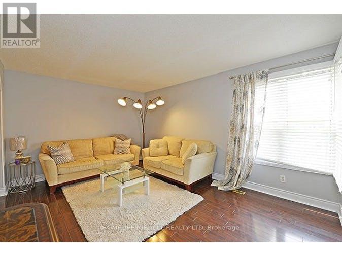 14 Nutmeg Street, Brampton (Westgate), Ontario  L6S 4A8 - Photo 6 - W12942424