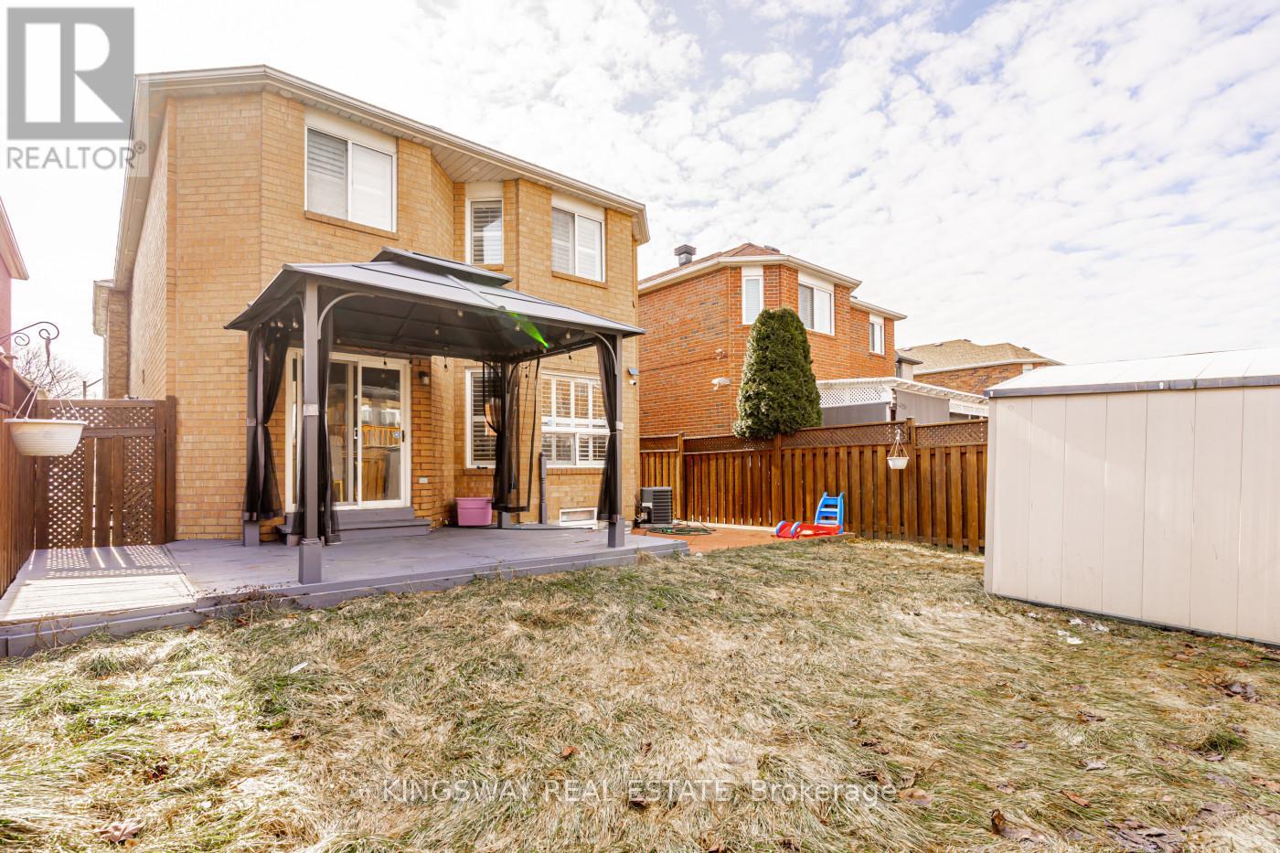 891 Stonebridge Avenue, Mississauga, Ontario  L5V 2L3 - Photo 32 - W12942454