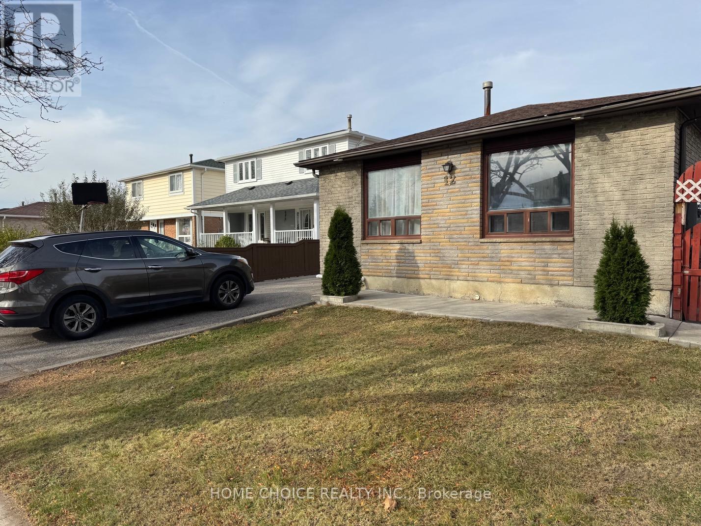 12 Sultan Pool Drive E, Toronto, Ontario  M9V 4H2 - Photo 2 - W12942478