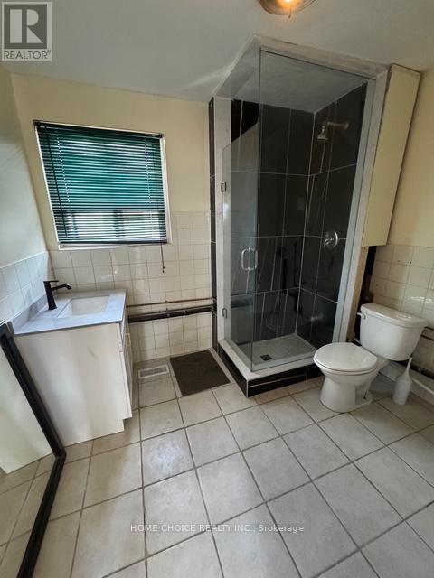 12 Sultan Pool Drive E, Toronto, Ontario  M9V 4H2 - Photo 25 - W12942478