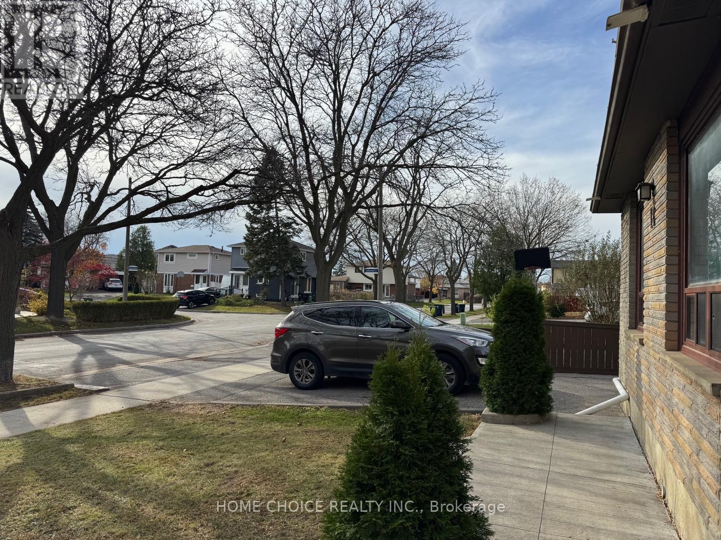 12 Sultan Pool Drive E, Toronto, Ontario  M9V 4H2 - Photo 37 - W12942478