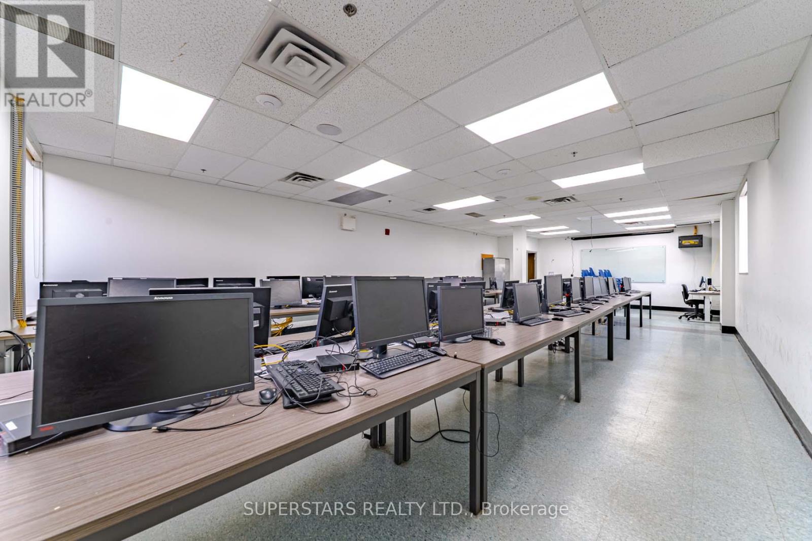 131 Brunel Road, Mississauga, Ontario  L4Z 1X3 - Photo 10 - W12942480