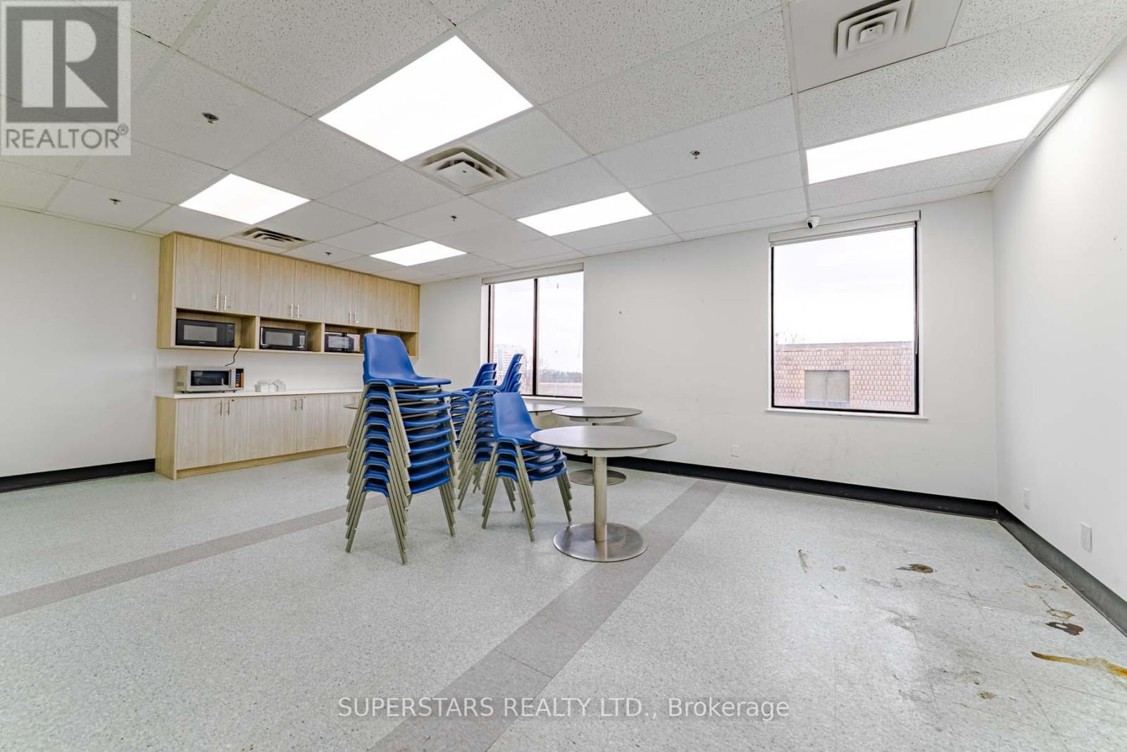 131 Brunel Road, Mississauga, Ontario  L4Z 1X3 - Photo 11 - W12942480