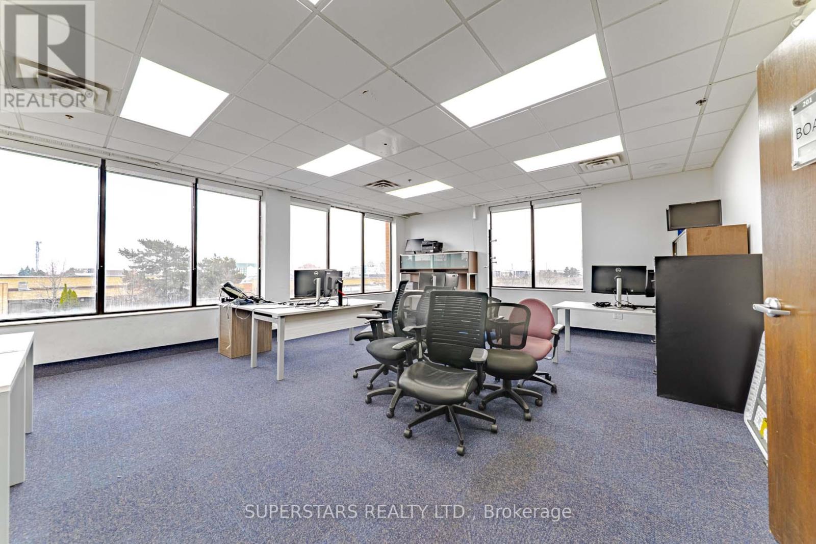 131 Brunel Road, Mississauga, Ontario  L4Z 1X3 - Photo 12 - W12942480