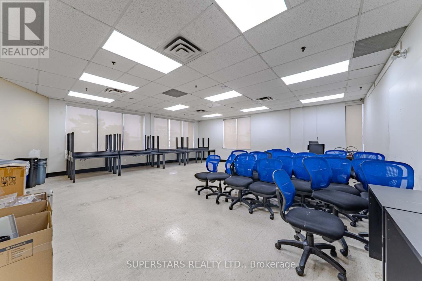 131 Brunel Road, Mississauga, Ontario  L4Z 1X3 - Photo 13 - W12942480