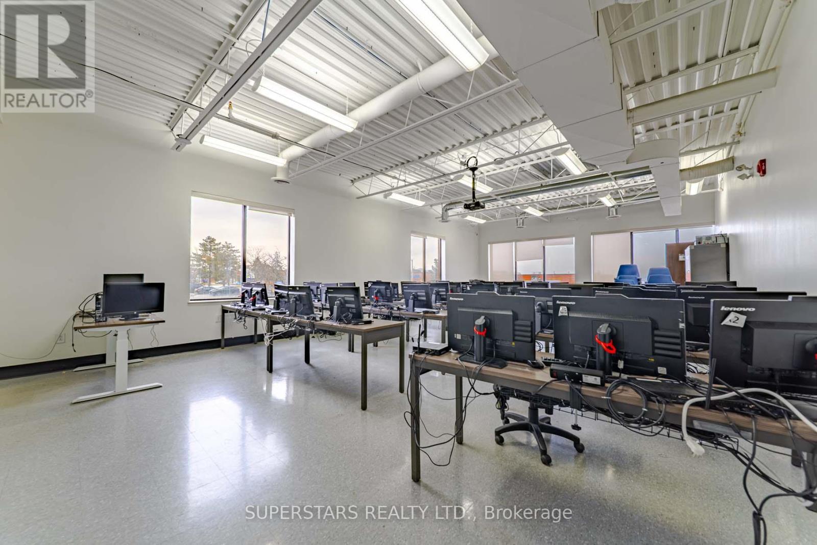 131 Brunel Road, Mississauga, Ontario  L4Z 1X3 - Photo 9 - W12942480