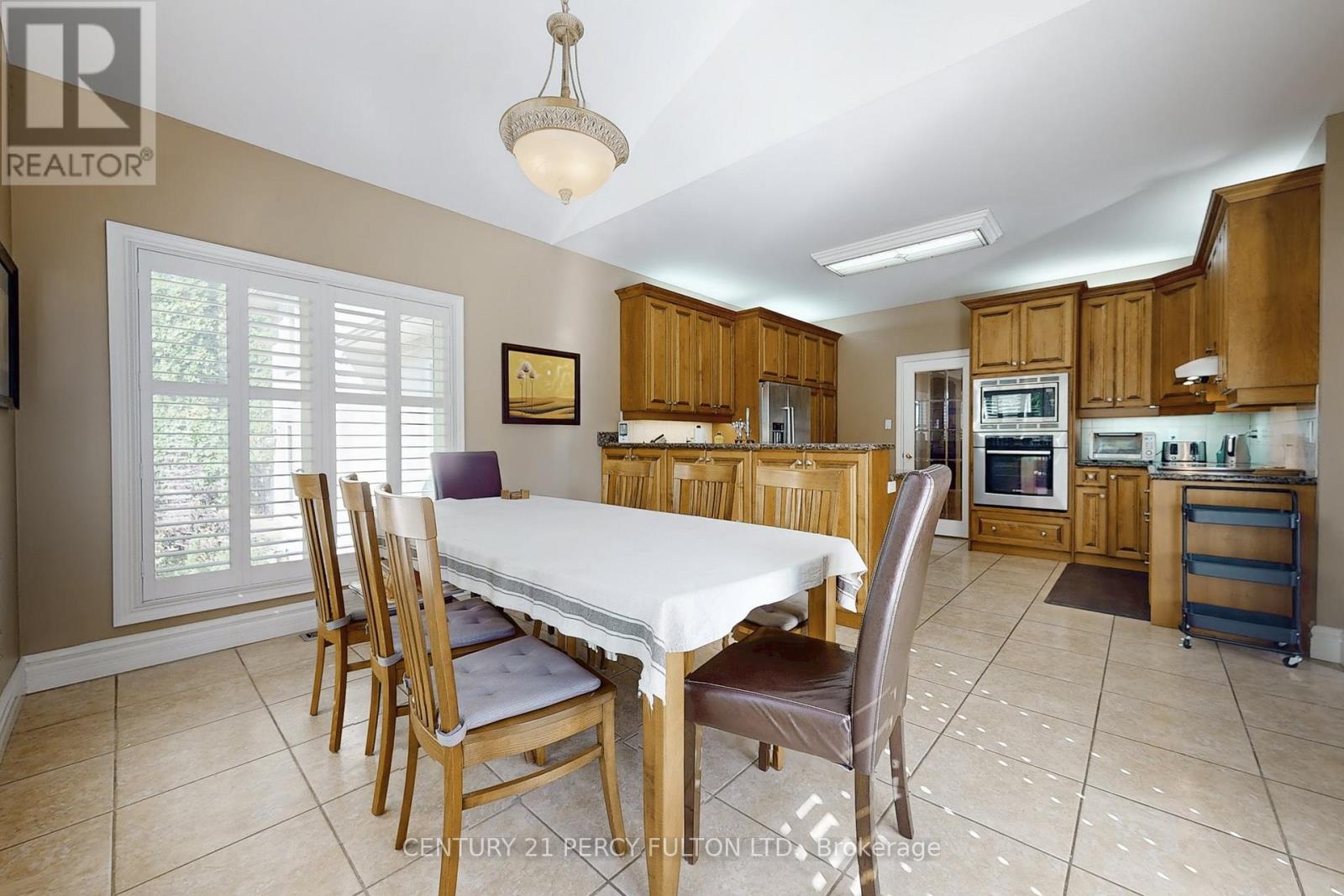 1832 Chesbro Court, Mississauga, Ontario  L5H 4H2 - Photo 12 - W12942488