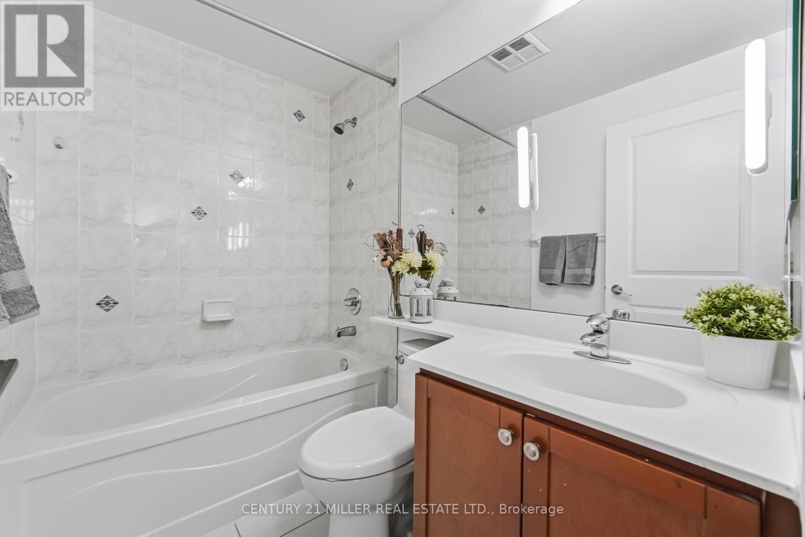 1807 - 80 Absolute Avenue, Mississauga, Ontario  L4Z 0A5 - Photo 12 - W12942530