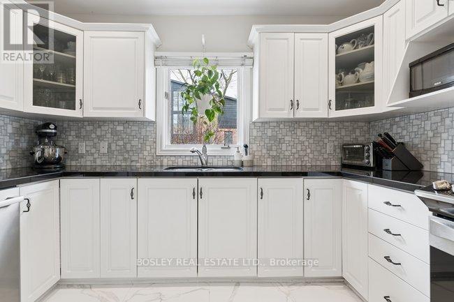 487 Runnymede Road, Toronto, Ontario  M6S 2Z4 - Photo 14 - W12942576