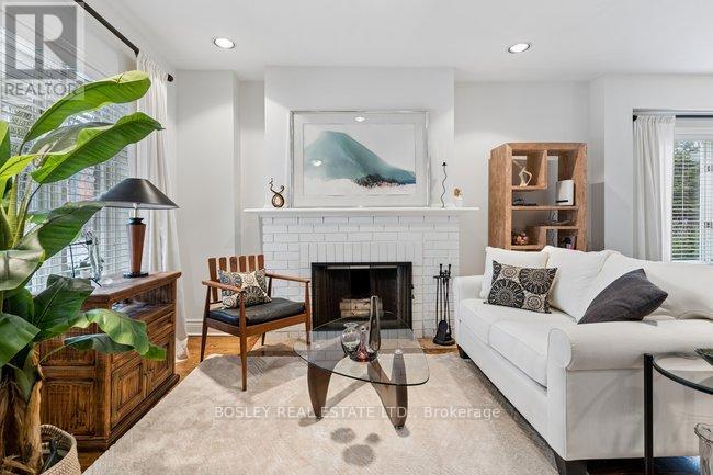 487 Runnymede Road, Toronto, Ontario  M6S 2Z4 - Photo 6 - W12942576