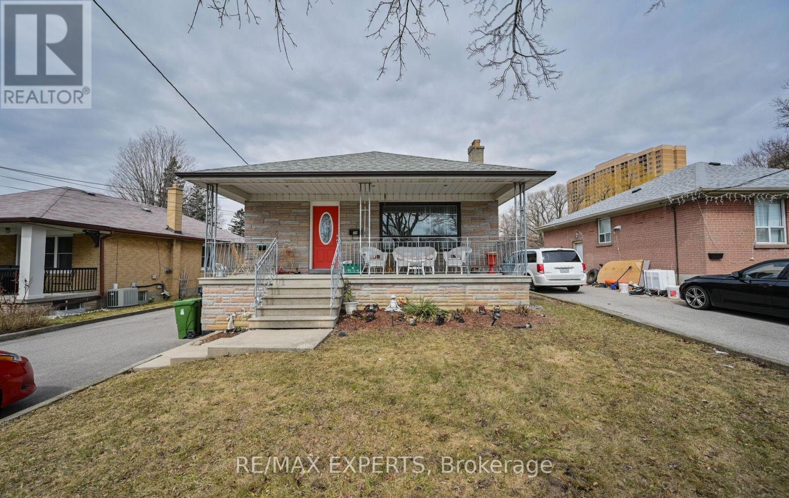 LOWER LEVEL - 24 LONEY AVENUE, Toronto, Ontario