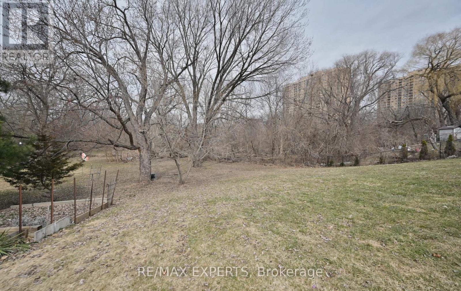 Lower Level - 24 Loney Avenue, Toronto, Ontario  M3L 1E9 - Photo 13 - W12942584