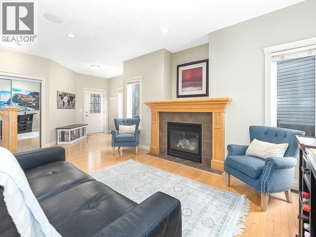 195 Royal Birkdale Crescent NW, Calgary, Alberta  T3G 5R7 - Photo 2 - A2296381