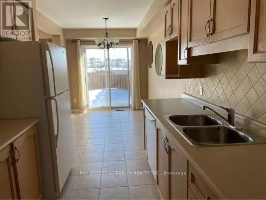 231 Dicenzo Drive, Hamilton, Ontario  L9B 2X7 - Photo 4 - X12942118