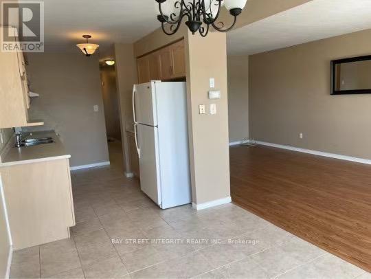 231 Dicenzo Drive, Hamilton, Ontario  L9B 2X7 - Photo 3 - X12942118