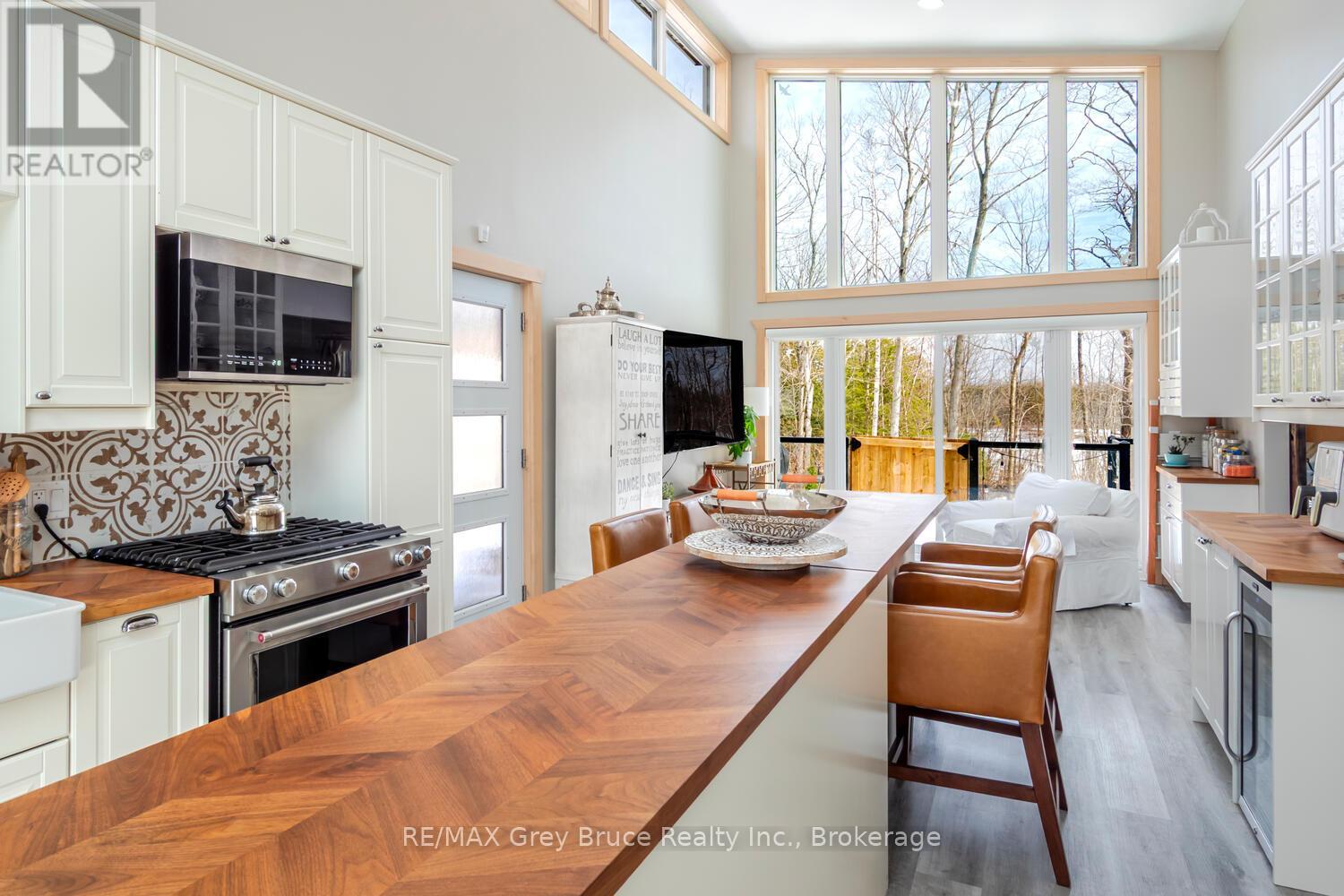 78 Maple Drive, Northern Bruce Peninsula, Ontario  N0H 1Z0 - Photo 10 - X12942618