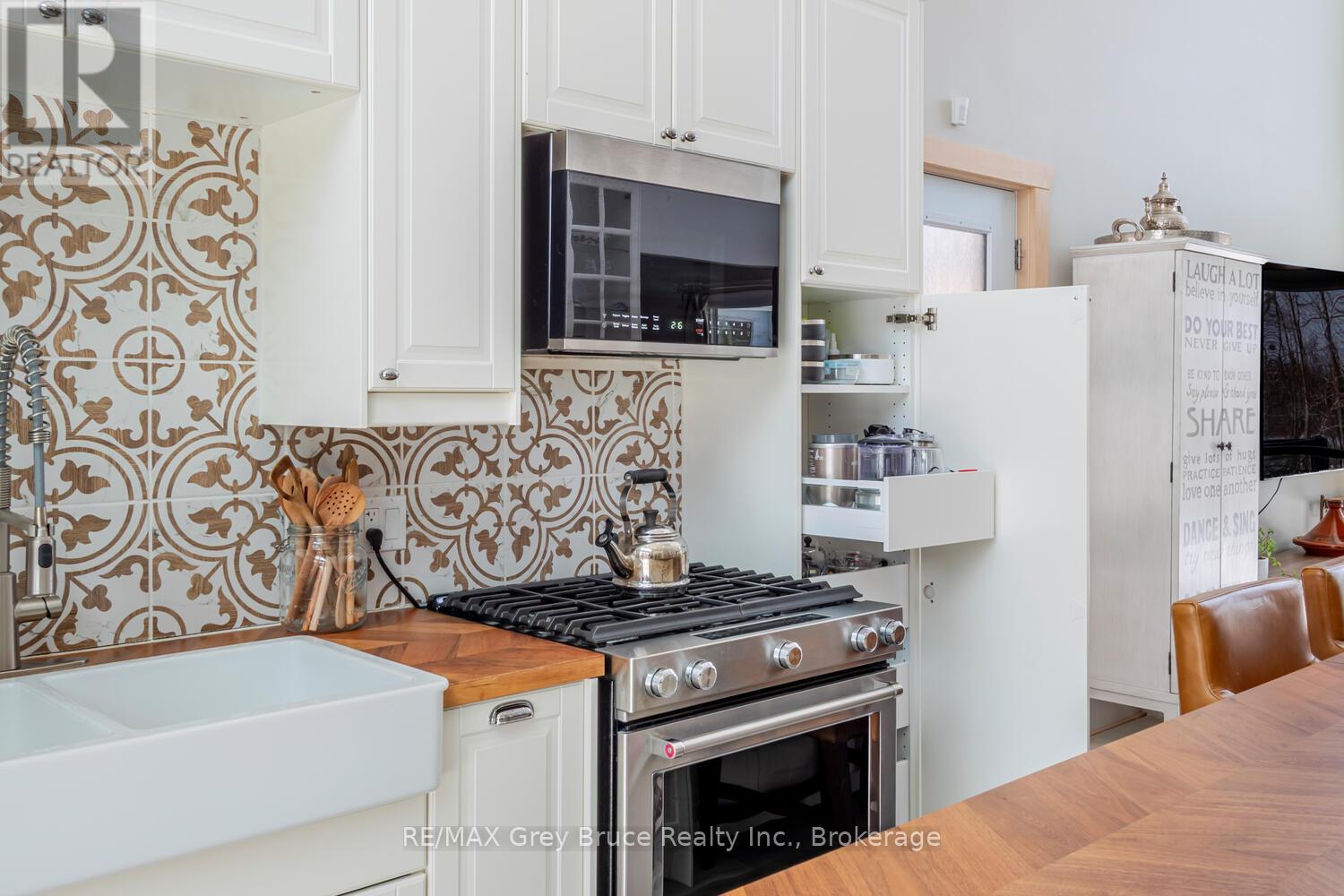 78 Maple Drive, Northern Bruce Peninsula, Ontario  N0H 1Z0 - Photo 11 - X12942618