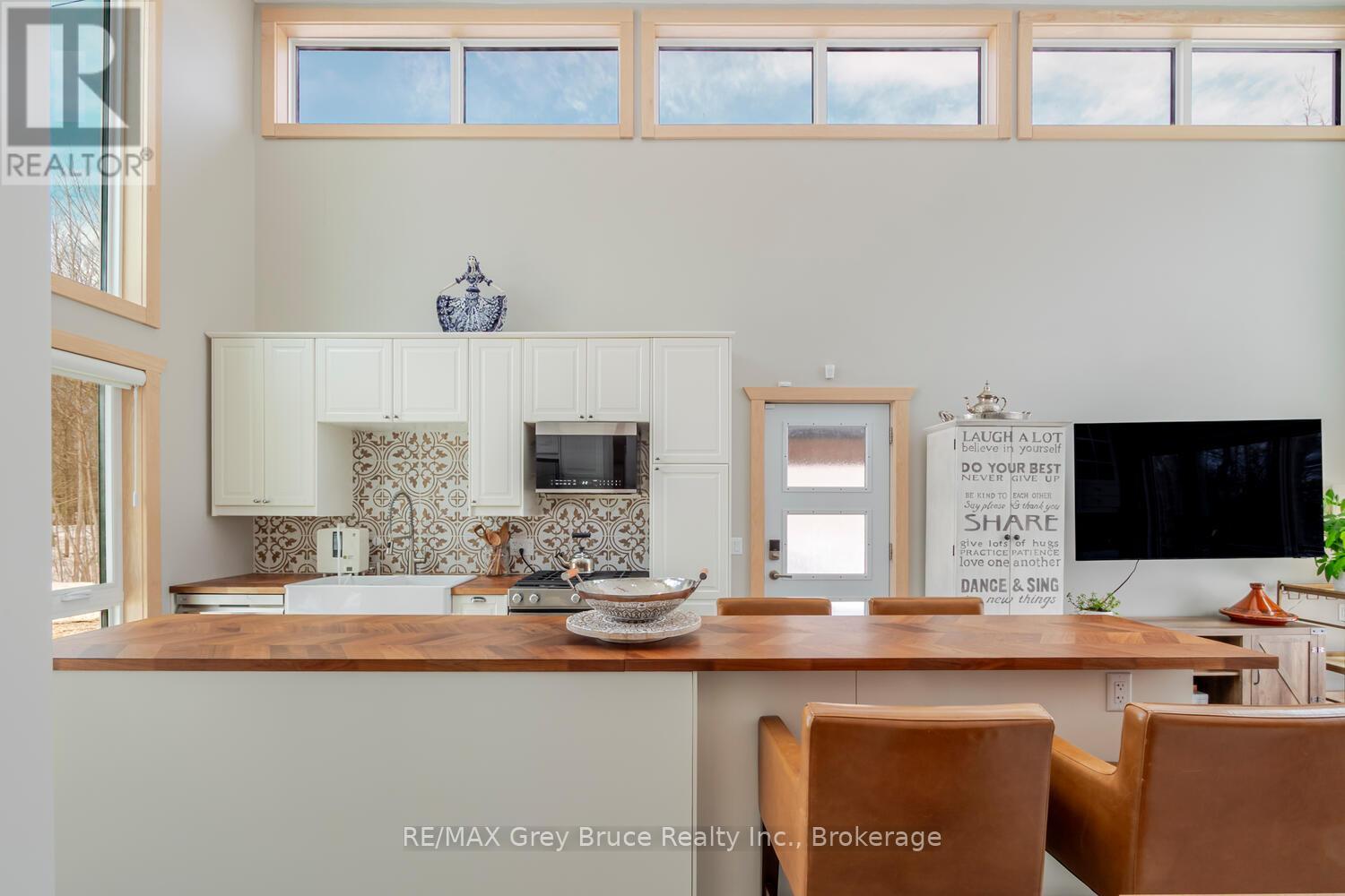 78 Maple Drive, Northern Bruce Peninsula, Ontario  N0H 1Z0 - Photo 12 - X12942618