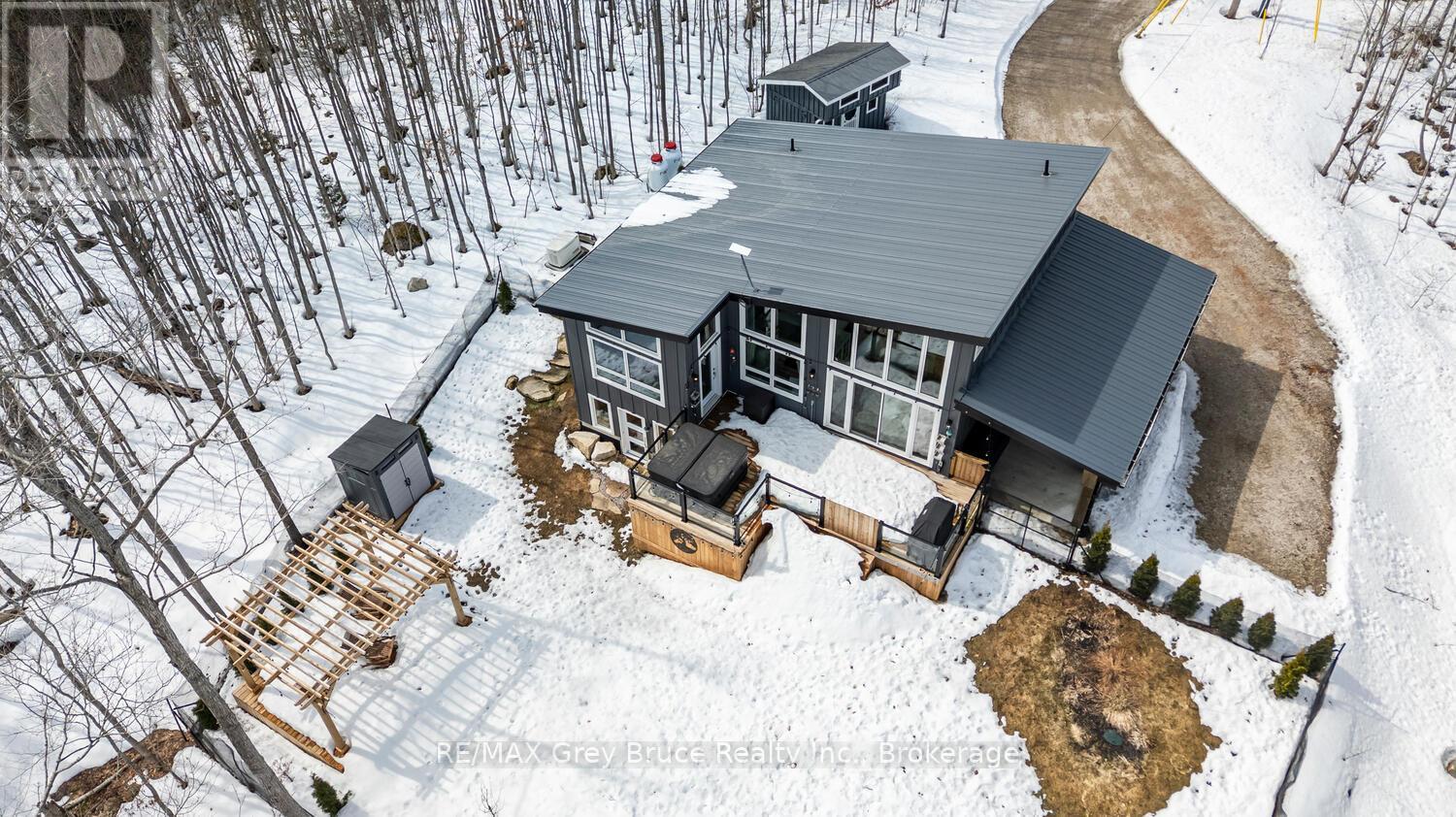 78 Maple Drive, Northern Bruce Peninsula, Ontario  N0H 1Z0 - Photo 37 - X12942618